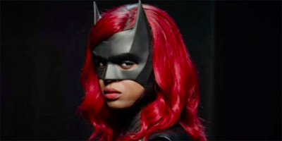 First Look! Javicia Leslie Pakai Zirah Batwoman thumbnail